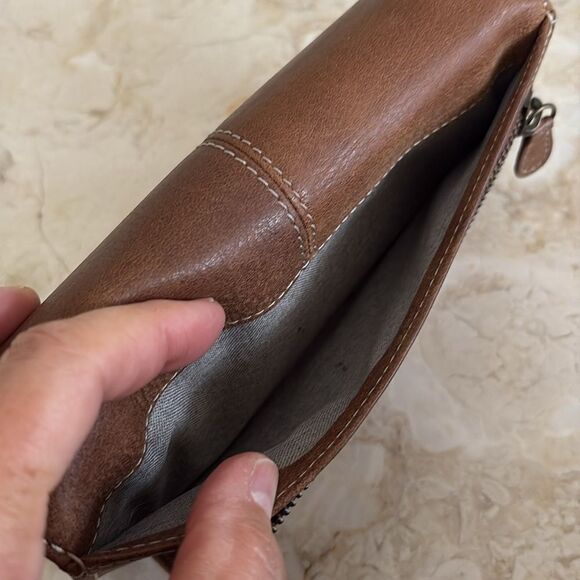 NWOT Roots Tribe Leather Trifold Wallet - Picture 13 of 16